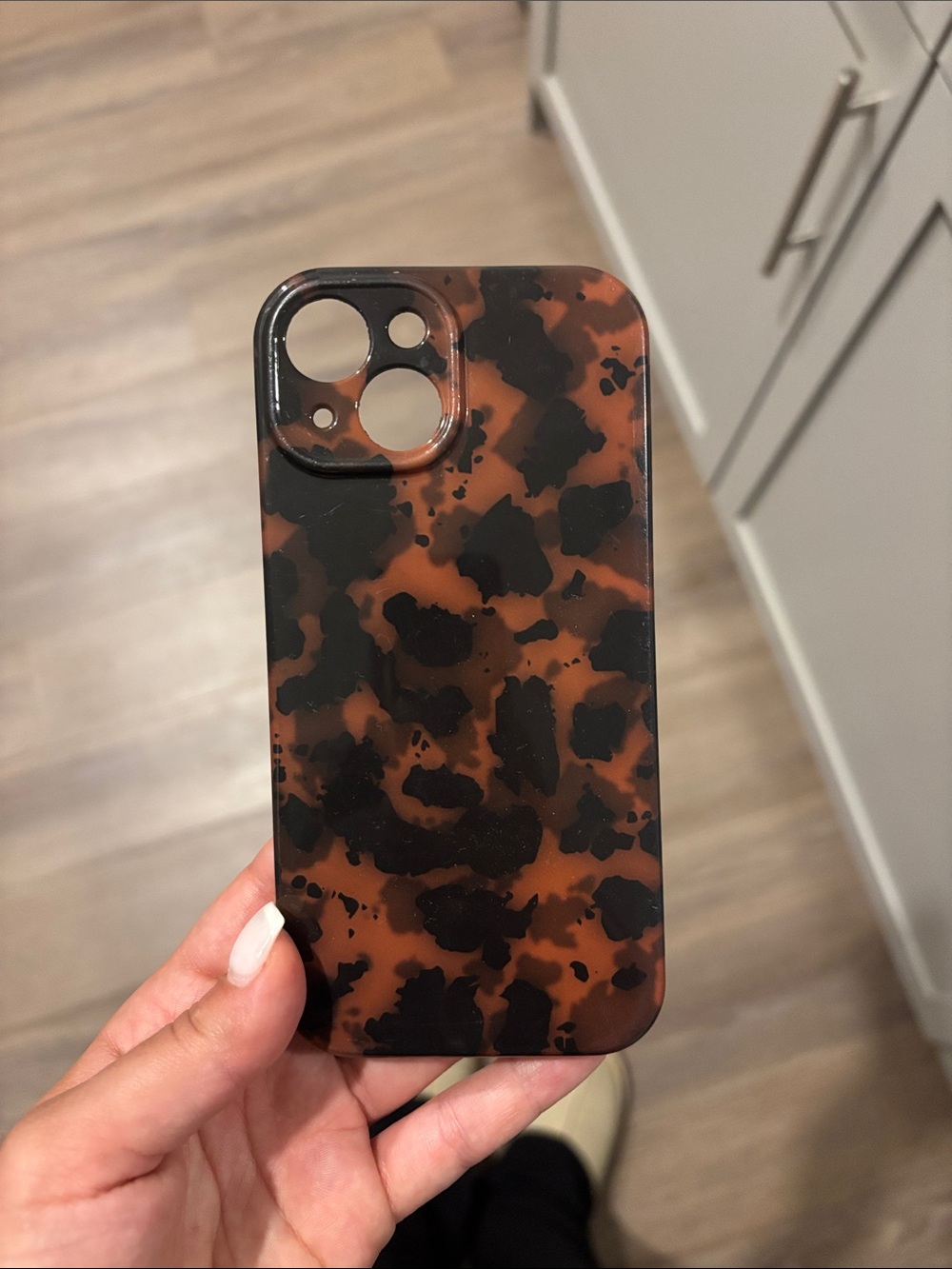 Stylish Brown Tortoiseshell Phone Case - Fits Modern Smartphones